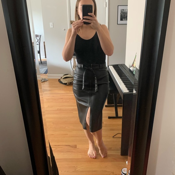 NWT Buttery Soft Faux Leather Pencil Skirt - Picture 2 of 7